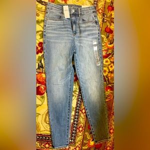 NWT American Eagle Size 4 (Curvy)